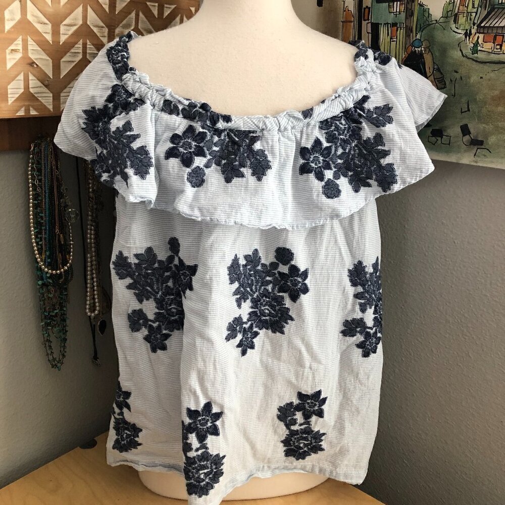 J. Jill Top Women's size M Blue & White Floral Embroidered Ruffled Off Shoulder